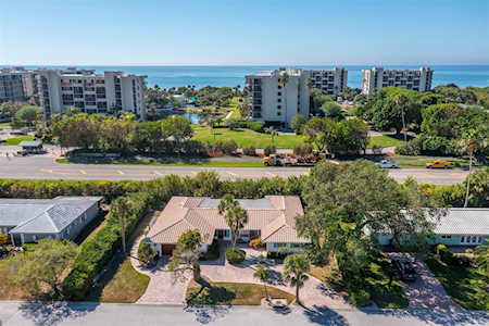 1110 Bogey Ln Longboat Key, FL 34228