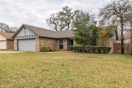 5711 Overridge Court Arlington, TX 76017