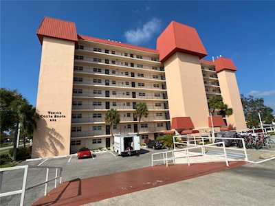 232 Saint Augustine Ave #502 Venice, FL 34285