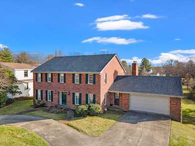 617 Lakeshore Dr Lexington, KY 40502