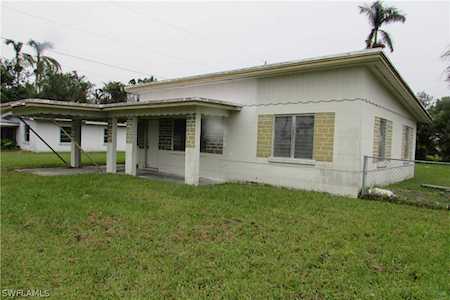74 Victoria Dr North Fort Myers, FL 33917