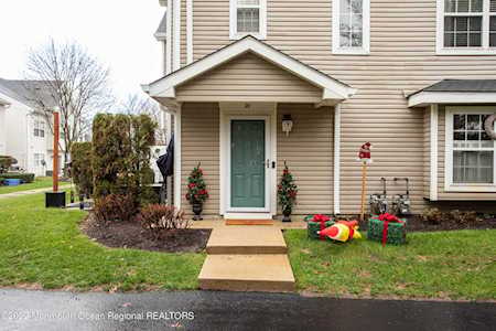 20 Fiddlers Elbow Ct Howell, NJ 07731