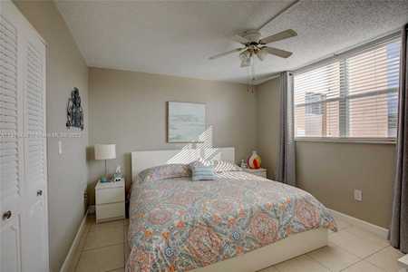 2800 Somerset Dr #210J Lauderdale Lakes, FL 33311