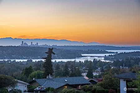 4600 Somerset Dr SE Bellevue, WA 98006