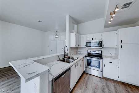 3150 Soft Breezes Dr #2208 Las Vegas, NV 89128
