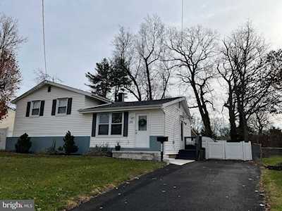 273 Somerset Rd Woodbury, NJ 08096