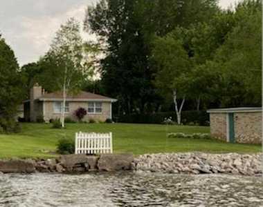 2718 Shorewood Dr Oshkosh, City of Oshkosh, WI 54901