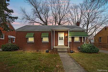 23018 David Ave Eastpointe, MI 48021
