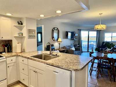 3701 Dock Site Rd Edisto Beach, SC 29438