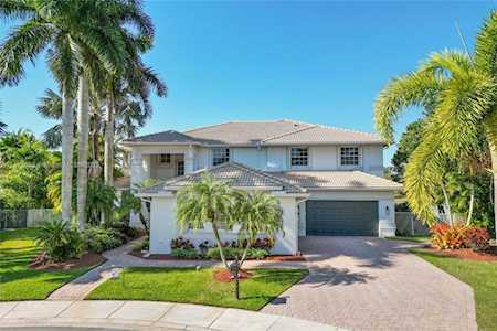 1354 Victoria Isle Dr Weston, FL 33327