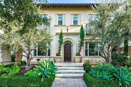 72 Clifford Irvine, CA 92618