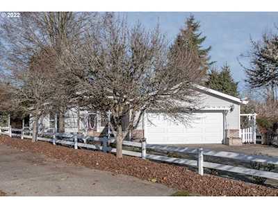 1005 NW Monterey DR Mcminnville, OR 97128