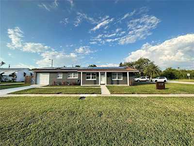 117 83rd Ave N St. Petersburg, FL 33702