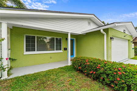 1811 New Hampshire Ave NE St. Petersburg, FL 33703