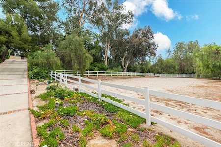 5350 Round Meadow Rd Hidden Hills, CA 91302