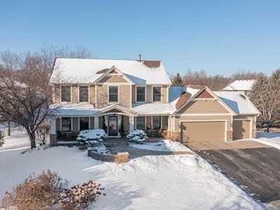 9233 Woodlark Way Maple Grove, MN 55311