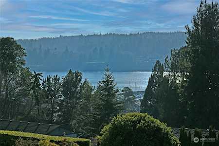 26331 Illinois Ave NE #C-204 Kingston, WA 98346