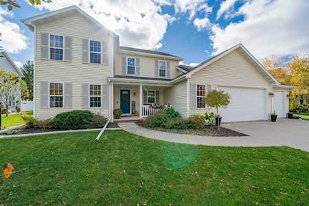 2175 Shadow Bend Ct Neenah, Village of Fox Crossing, WI 54956-8956