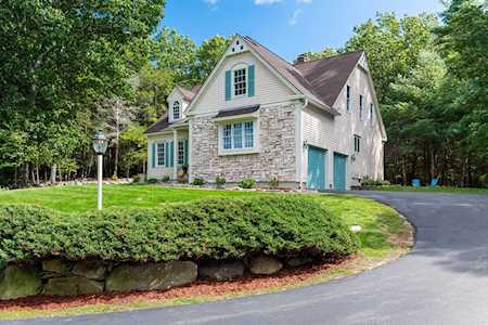 12 Boutilier Ln North Hampton, NH 03862