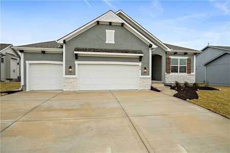 520 SE David Rd Lee's Summit, MO 64082