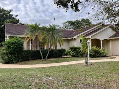 118 NW 95th Lane Coral Springs, FL 33071