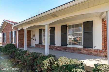5605 Tall Oaks Ct Louisville, KY 40214