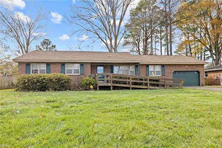 396 Briarfield Dr Chesapeake, VA 23322