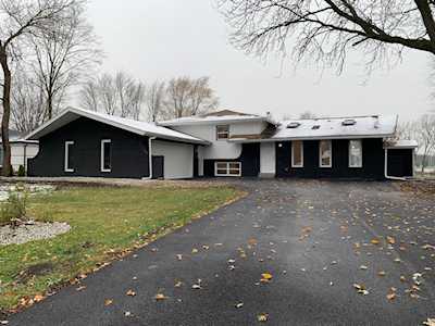 29W028 Shell Lake Dr Naperville, IL 60564