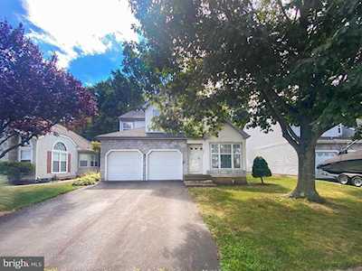 173 Ridgewood Way Burlington, NJ 08016