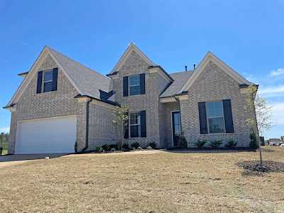 300 Chesnut Ridge Cv Oakland, TN 38060
