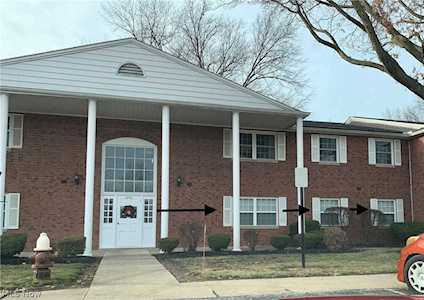 2752 Pease, #111-N Dr Rocky River, OH 44116