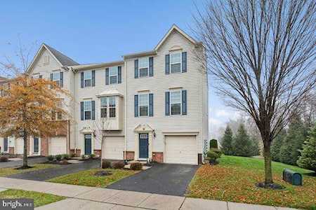 1917 Lukas Ct Cinnaminson, NJ 08077