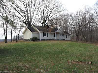 1512 Misty Hollow Road Yadkinville, NC 27055