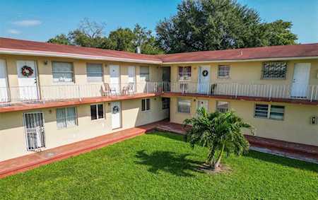 2551 NW 13th St #10 Miami, FL 33125
