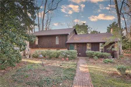 101 Gladys Dr Williamsburg, VA 23188