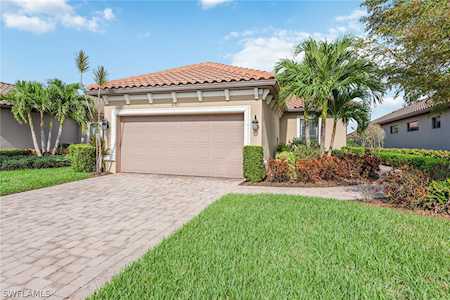 8305 N Lucello Ter Naples, FL 34114
