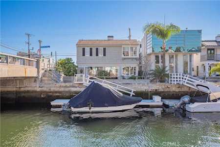 129 Ravenna Dr Long Beach, CA 90803