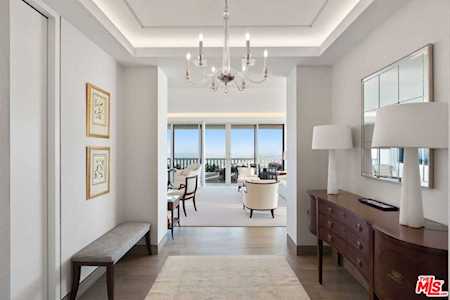 9255 Doheny Rd #2402 West Hollywood, CA 90069