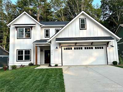 205 Weybridge Dr Arden, NC 28704