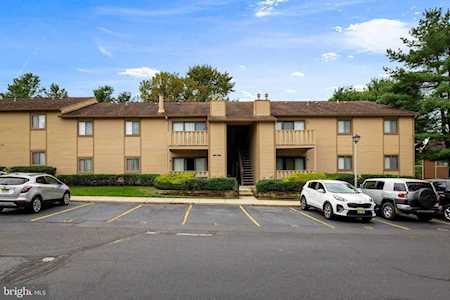 1108 Woodhollow Dr Marlton, NJ 08053