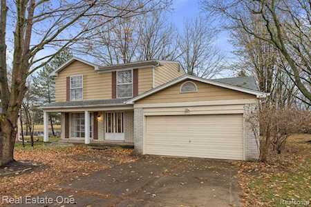 752 Dartmouth Rochester Hills, MI 48307