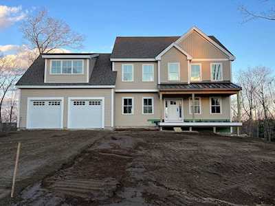 15 Captain Bannon Circle Merrimack, NH 03054