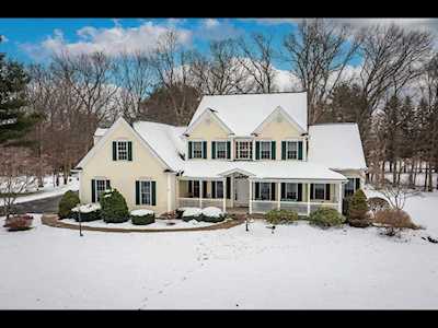 10 Kensington Drive Wilbraham, MA 01095