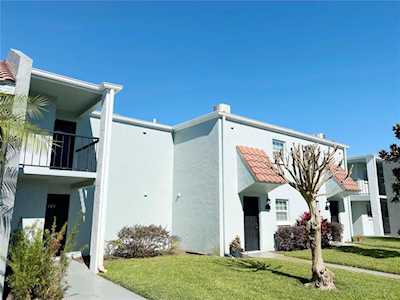 2866 Somerset Park Dr #103 Tampa, FL 33613