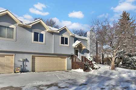 2505 Geranium Avenue E Maplewood, MN 55119