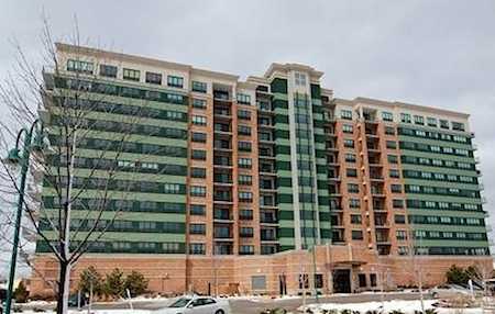 6420 Double Eagle Dr #412 Woodridge, IL 60517