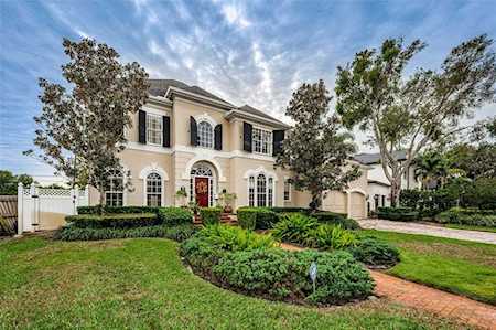 364 Belleair Dr NE St. Petersburg, FL 33704