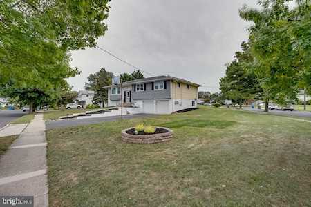 11 Jade Ln Cherry Hill, NJ 08002