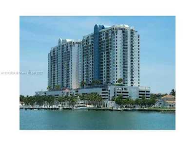 1800 Sunset Harbour Dr #2108 Miami Beach, FL 33139
