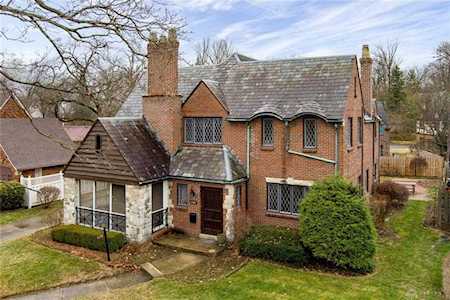 1132 Amherst Place Dayton, OH 45406